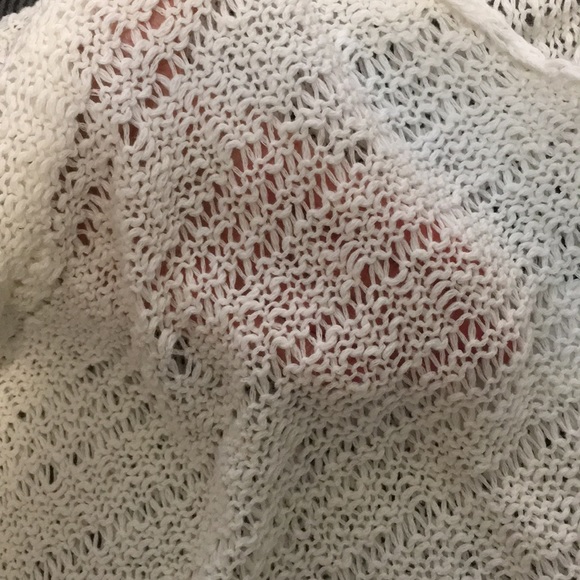 NWOT Hollister white knit light spring sweater - Picture 4 of 4